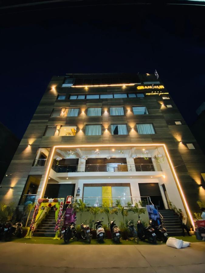 Hotel Ss Grandeur Lucknow Extérieur photo